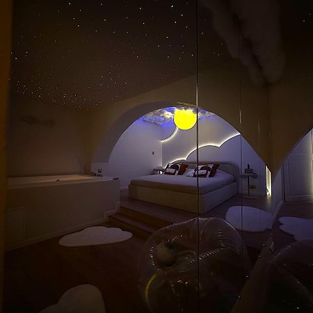 Moon Room, Nuit Insolite - Ollioules Toulon Var Ngoại thất bức ảnh