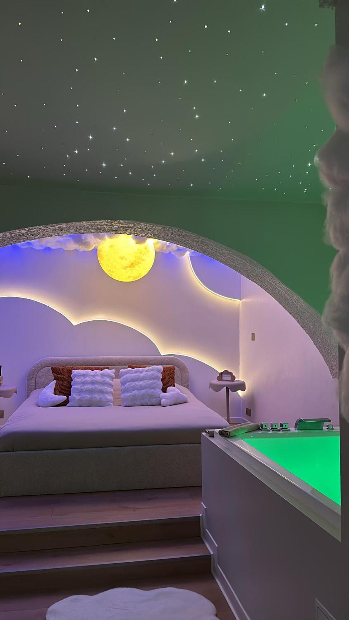 Moon Room, Nuit Insolite - Ollioules Toulon Var Ngoại thất bức ảnh