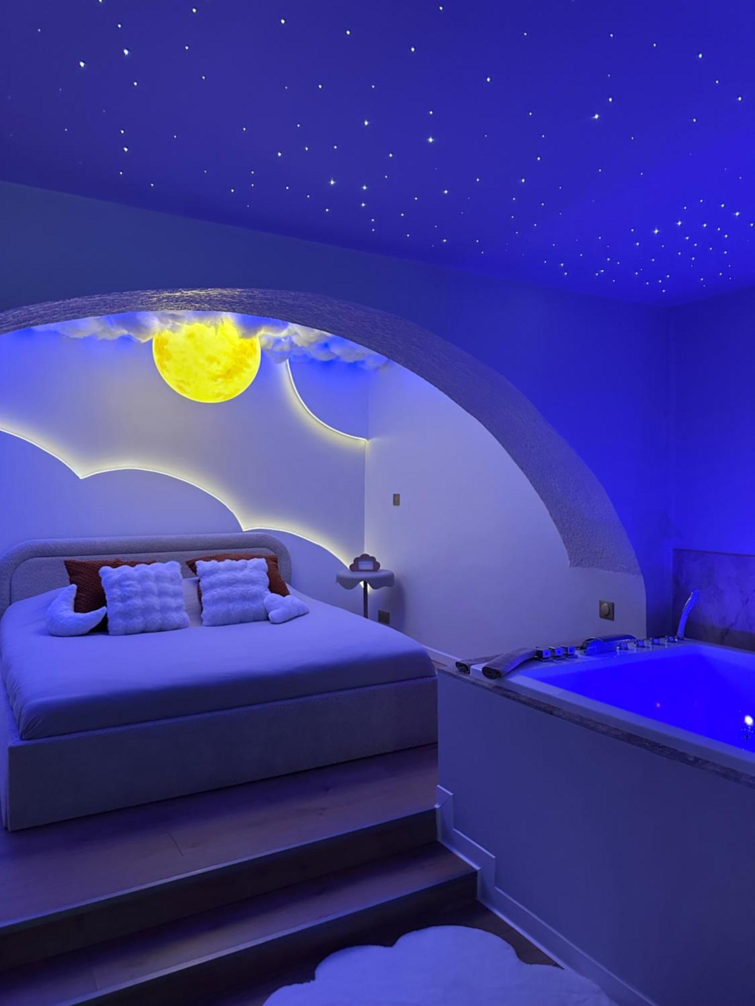 Moon Room, Nuit Insolite - Ollioules Toulon Var Ngoại thất bức ảnh